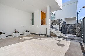 Casangular by Upper