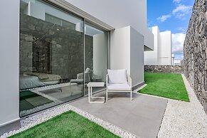 Casangular by Upper