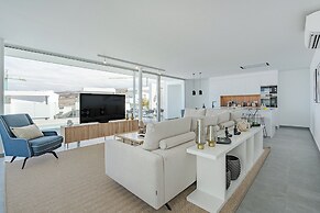 Casangular by Upper
