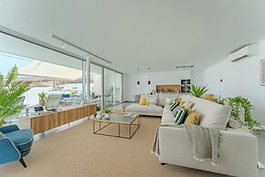 Casangular by Upper