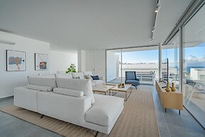 Casangular by Upper
