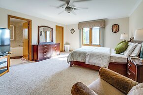 Private Yard w/ Patio: Family Getaway in Macomb