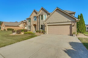 Private Yard w/ Patio: Family Getaway in Macomb
