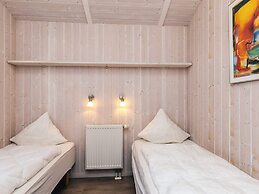 4 Star Holiday Home in Friedrichkoog