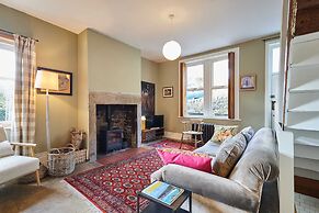 Host Stay The Artist s House