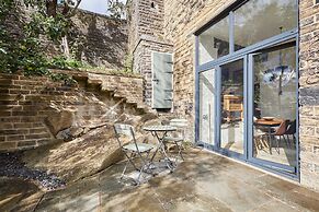 Host Stay The Artist s House