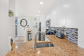 Oceanfront Pool Tennis BBQ Patio Free Parking