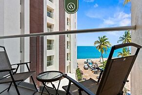 Brand New Oceanview Studio - Pools - Beach - Gym