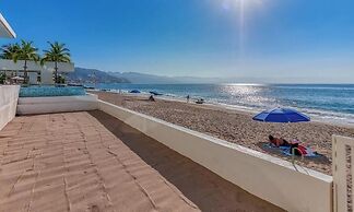 Brand New Oceanview Studio - Pools - Beach - Gym