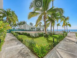Brand New Oceanview Studio - Pools - Beach - Gym