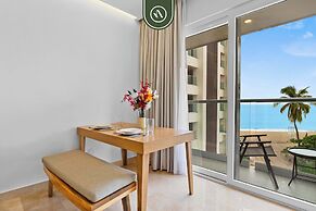 Brand New Oceanview Studio - Pools - Beach - Gym