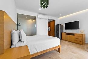 Brand New Oceanview Studio - Pools - Beach - Gym