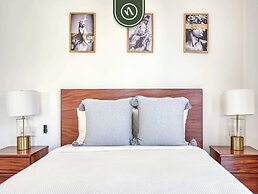 Great Design 1BR Condo - Rooftop Pool
