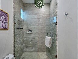 Great Design 1BR Condo - Rooftop Pool