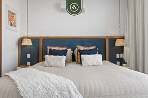 Boho 2 BR Condo - Dowtown - Rooftop Pool - Jacuzzi
