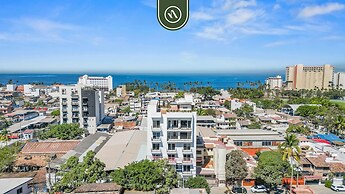 Boho 2 BR Condo - Dowtown - Rooftop Pool - Jacuzzi