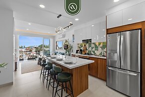 Boho 2 BR Condo - Dowtown - Rooftop Pool - Jacuzzi