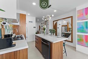 Boho 2 BR Condo - Dowtown - Rooftop Pool - Jacuzzi