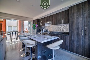 Centric 2BR Condo- Balcony - Rooftop Pool