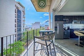 Centric 2BR Condo- Balcony - Rooftop Pool
