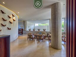 Centric 2BR Condo- Balcony - Rooftop Pool