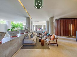 Centric 2BR Condo- Balcony - Rooftop Pool
