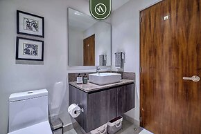 Centric 2BR Condo- Balcony - Rooftop Pool