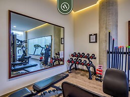 Centric 2BR Condo- Balcony - Rooftop Pool