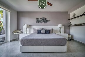 Centric 2BR Condo- Balcony - Rooftop Pool