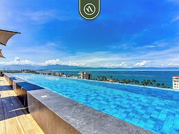 Centric 2BR Condo- Balcony - Rooftop Pool