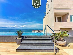 Centric 2BR Condo- Balcony - Rooftop Pool