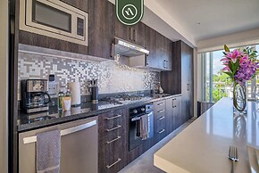 Centric 2BR Condo- Balcony - Rooftop Pool
