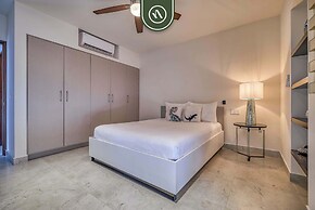 Centric 2BR Condo- Balcony - Rooftop Pool