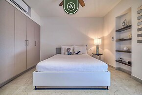 Centric 2BR Condo- Balcony - Rooftop Pool