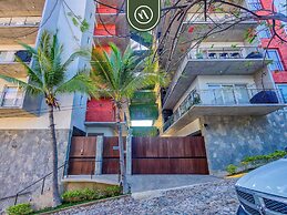 Centric 2BR Condo- Balcony - Rooftop Pool