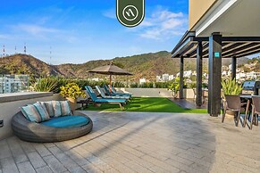 1BR Condo With Rooftop Pool - Romantic Zone