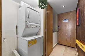 1BR Condo With Rooftop Pool - Romantic Zone