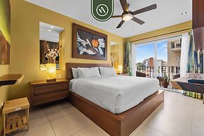 1BR Condo With Rooftop Pool - Romantic Zone