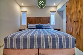 New 1 BR Condo With Amazing Rooftop Pool - Jacuzzi