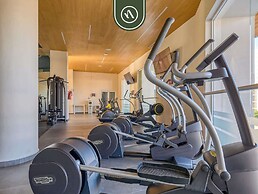 Beachfront Tropical 2 BR Condo - Pools - Gym