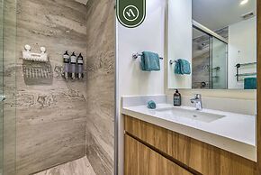 Beachfront Tropical 2 BR Condo - Pools - Gym