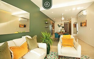 Beachfront Tropical 2 BR Condo - Pools - Gym