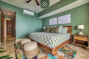 Beachfront Tropical 2 BR Condo - Pools - Gym