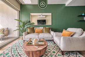 Beachfront Tropical 2 BR Condo - Pools - Gym