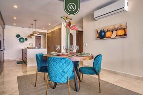 Beachfront Tropical 2 BR Condo - Pools - Gym