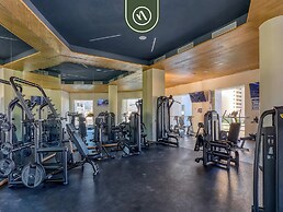 Beachfront Tropical 2 BR Condo - Pools - Gym