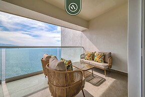 Beachfront Tropical 2 BR Condo - Pools - Gym