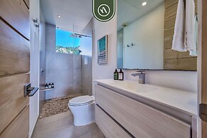 Oceanview Luxury Condo - Private Beach - Rooftpop