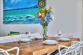 Oceanview Luxury Condo - Private Beach - Rooftpop