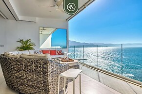 Oceanview Luxury Condo - Private Beach - Rooftpop